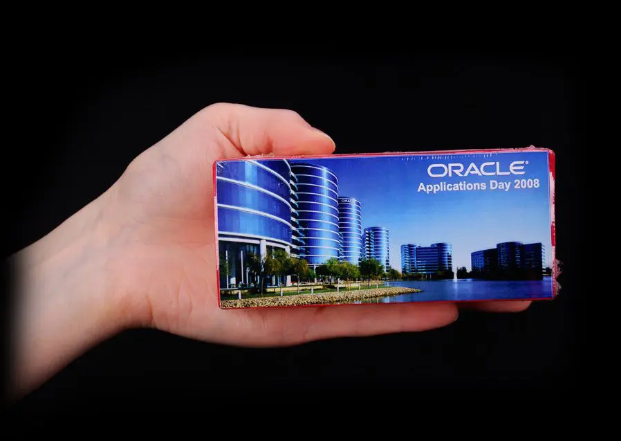 Tricouri comprimate in forma de dreptunghi