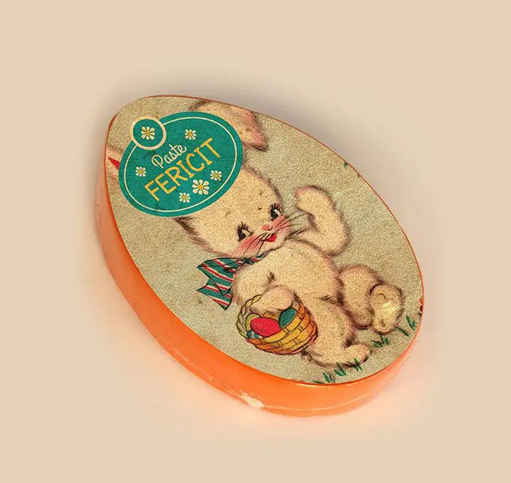 Tricouri comprimate in forma de ou